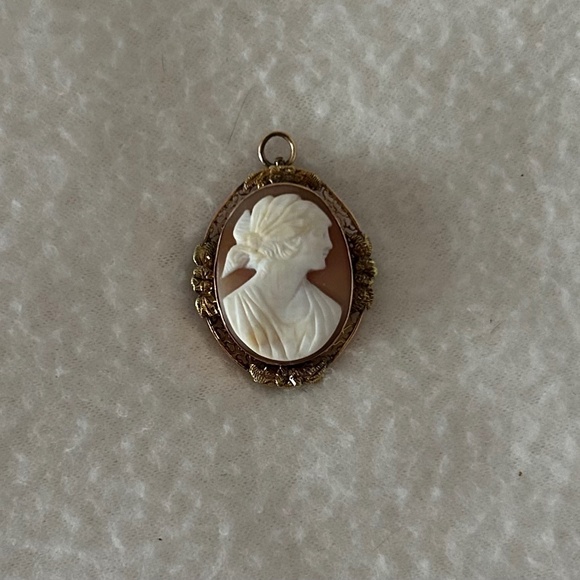 Vintage Cameo Pendant Estate Jewelry 1920s - Picture 2 of 5